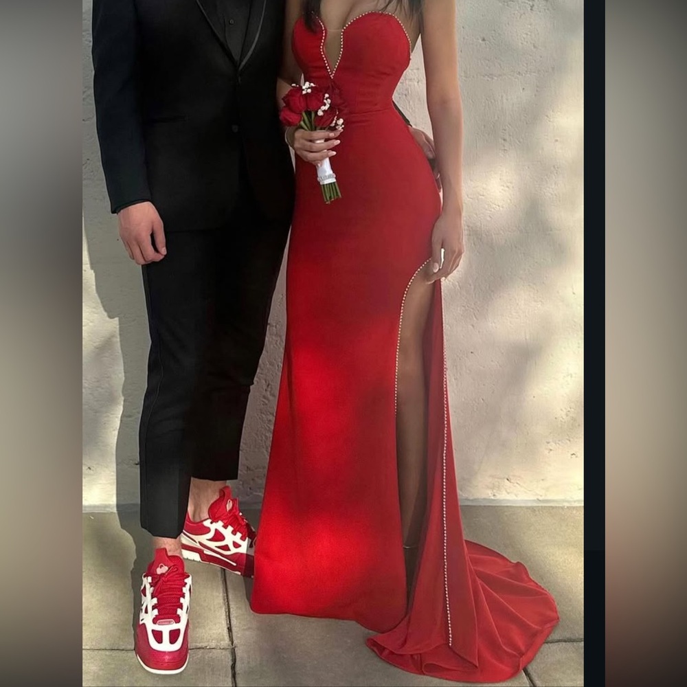 Elegant Red Strapless Evening Gown